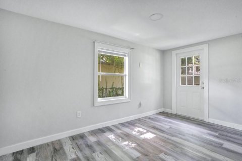 House in Orlando, Florida 3 bedrooms, 92.9 sq.m. № 2210041 - photo 23