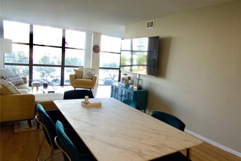 Condo in Hallandale Beach, Florida, 1 bedroom  № 1973624 - photo 7