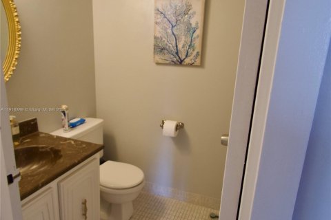 Condo in Hallandale Beach, Florida, 1 bedroom  № 1973624 - photo 6