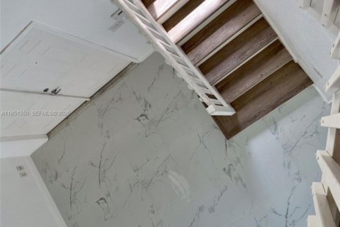 Снять в аренду виллу или дом в Купер-Сити, Флорида 4 спальни, 189.24м2, № 2079529 - фото 21