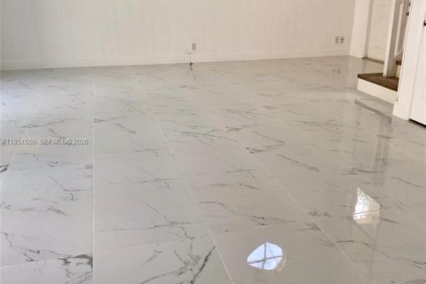 Снять в аренду виллу или дом в Купер-Сити, Флорида 4 спальни, 189.24м2, № 2079529 - фото 4
