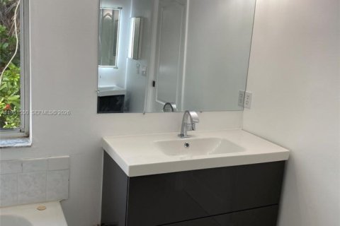 Снять в аренду виллу или дом в Купер-Сити, Флорида 4 спальни, 189.24м2, № 2079529 - фото 10