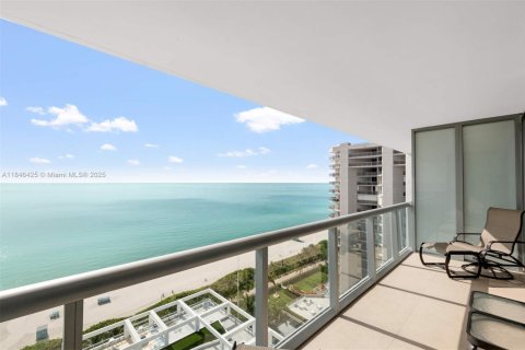 Condominio en alquiler en Miami Beach, Florida, 1 dormitorio, 78.22 m2 № 1935791 - foto 1