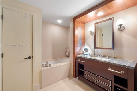 Condominio en alquiler en Miami Beach, Florida, 1 dormitorio, 78.22 m2 № 1935791 - foto 18