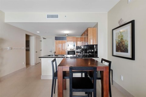 Condominio en alquiler en Miami Beach, Florida, 1 dormitorio, 78.22 m2 № 1935791 - foto 5