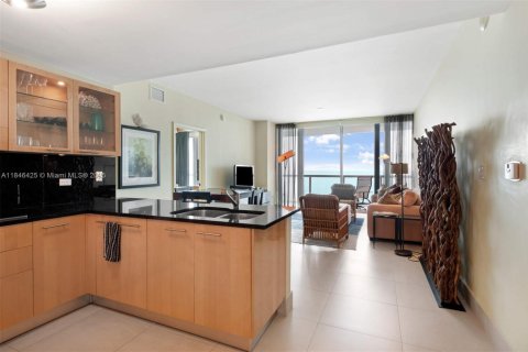 Condominio en alquiler en Miami Beach, Florida, 1 dormitorio, 78.22 m2 № 1935791 - foto 8