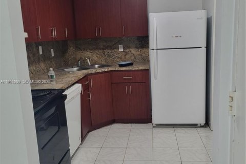 Copropriété à louer à Oakland Park, Floride: 2 chambres, 97.55 m2 № 2025802 - photo 5