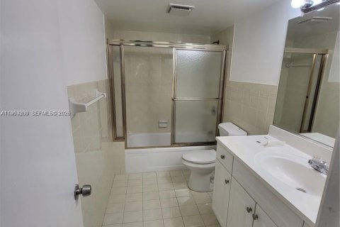 Copropriété à louer à Oakland Park, Floride: 2 chambres, 97.55 m2 № 2025802 - photo 9