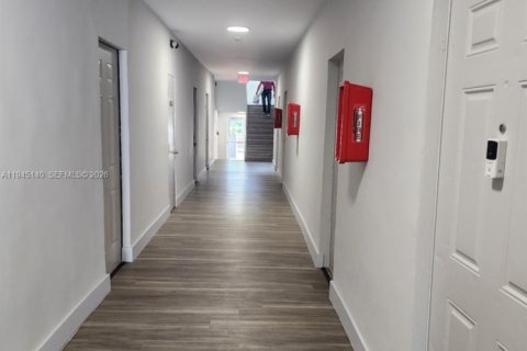 Apartment in Miami, Florida 2 bedrooms, 69.68 sq.m. № 2001473 - photo 4