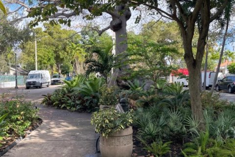 Apartment in Miami, Florida 2 bedrooms, 69.68 sq.m. № 2001473 - photo 17