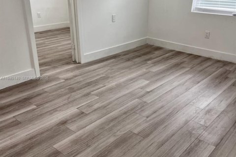 Apartment in Miami, Florida 2 bedrooms, 69.68 sq.m. № 2001473 - photo 13