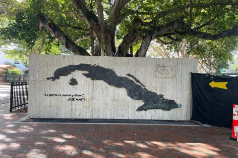 Apartment in Miami, Florida 2 bedrooms, 69.68 sq.m. № 2001473 - photo 18