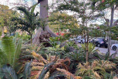 Apartment in Miami, Florida 2 bedrooms, 69.68 sq.m. № 2001473 - photo 20