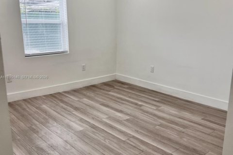 Apartment in Miami, Florida 2 bedrooms, 69.68 sq.m. № 2001473 - photo 12