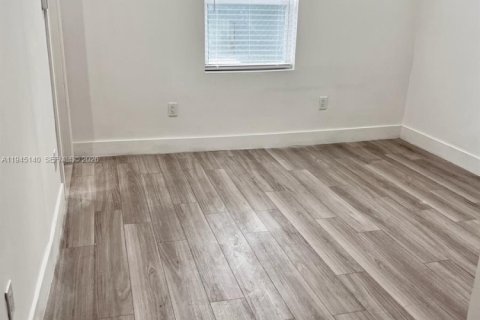 Apartment in Miami, Florida 2 bedrooms, 69.68 sq.m. № 2001473 - photo 15