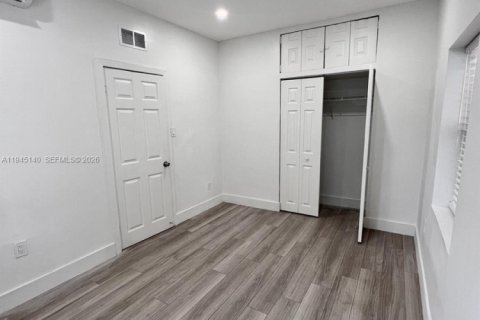 Apartment in Miami, Florida 2 bedrooms, 69.68 sq.m. № 2001473 - photo 10