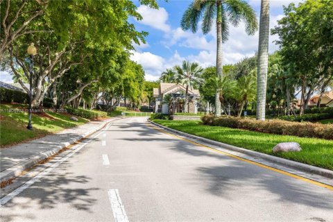 Villa ou maison à vendre à Weston, Floride: 4 chambres, 209.49 m2 № 1963175 - photo 30