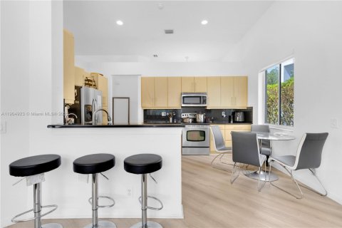 Villa ou maison à vendre à Weston, Floride: 4 chambres, 209.49 m2 № 1963175 - photo 11