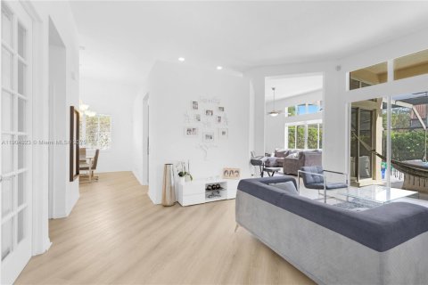 Villa ou maison à vendre à Weston, Floride: 4 chambres, 209.49 m2 № 1963175 - photo 4