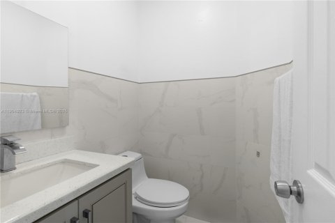 Villa ou maison à vendre à Weston, Floride: 4 chambres, 209.49 m2 № 1963175 - photo 16