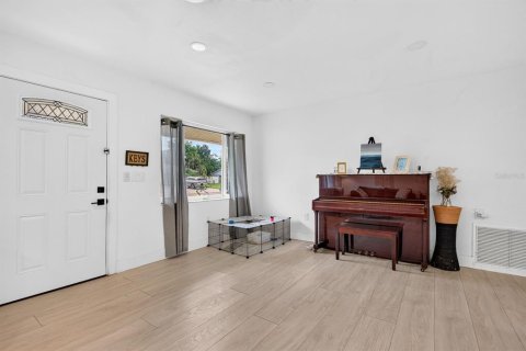 Villa ou maison à vendre à Bradenton, Floride: 3 chambres, 109.81 m2 № 2283908 - photo 4
