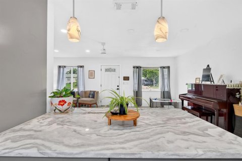 Villa ou maison à vendre à Bradenton, Floride: 3 chambres, 109.81 m2 № 2283908 - photo 9