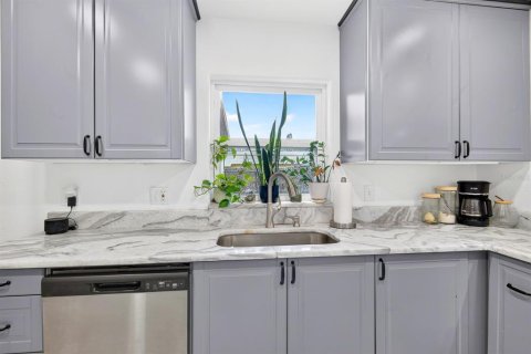 Villa ou maison à vendre à Bradenton, Floride: 3 chambres, 109.81 m2 № 2283908 - photo 15