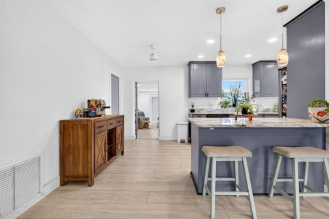 Villa ou maison à vendre à Bradenton, Floride: 3 chambres, 109.81 m2 № 2283908 - photo 12