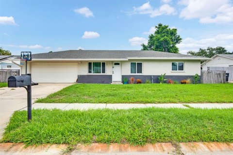House in Bradenton, Florida 3 bedrooms, 109.81 sq.m. № 2283908