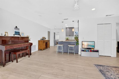 Villa ou maison à vendre à Bradenton, Floride: 3 chambres, 109.81 m2 № 2283908 - photo 5