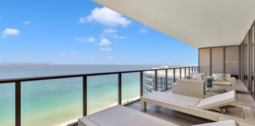 Condominio en Bal Harbour, Florida, 4 dormitorios  № 1756409