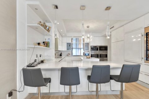 Condominio en venta en Bal Harbour, Florida, 4 dormitorios, 330.36 m2 № 1756409 - foto 8
