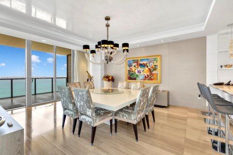 Condominio en venta en Bal Harbour, Florida, 4 dormitorios, 330.36 m2 № 1756409 - foto 5