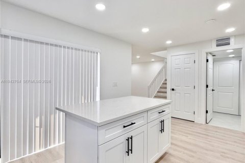 Touwnhouse à vendre à North Lauderdale, Floride: 3 chambres, 135.64 m2 № 2000637 - photo 7