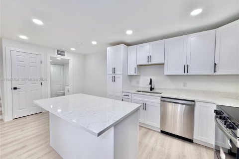 Touwnhouse à vendre à North Lauderdale, Floride: 3 chambres, 135.64 m2 № 2000637 - photo 8