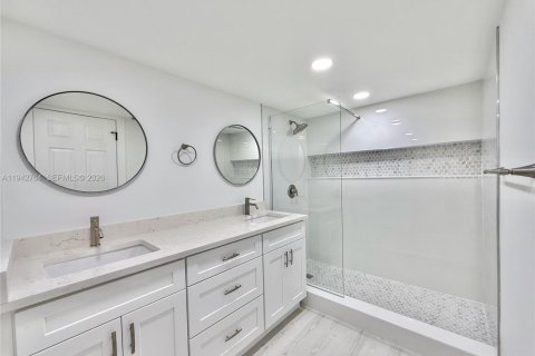 Touwnhouse à vendre à North Lauderdale, Floride: 3 chambres, 135.64 m2 № 2000637 - photo 25