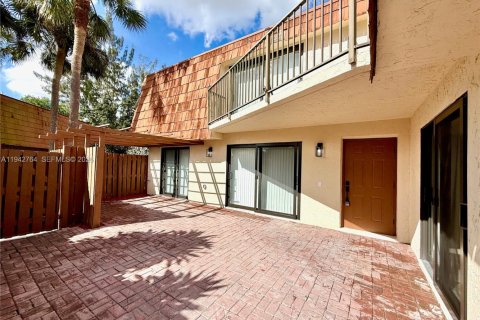 Touwnhouse à vendre à North Lauderdale, Floride: 3 chambres, 135.64 m2 № 2000637 - photo 29
