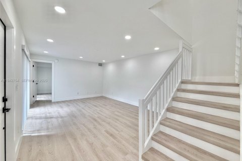 Touwnhouse à vendre à North Lauderdale, Floride: 3 chambres, 135.64 m2 № 2000637 - photo 17