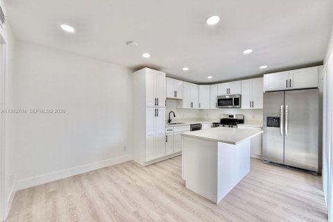 Touwnhouse à vendre à North Lauderdale, Floride: 3 chambres, 135.64 m2 № 2000637 - photo 4