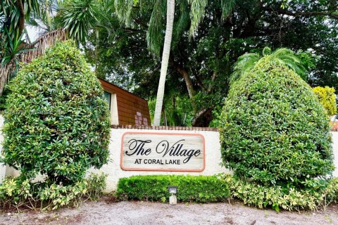 Touwnhouse à vendre à North Lauderdale, Floride: 3 chambres, 135.64 m2 № 2000637 - photo 3