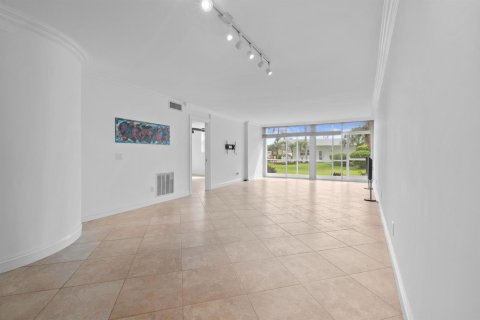 Condominio en venta en Pompano Beach, Florida, 2 dormitorios, 91.04 m2 № 2087342 - foto 9