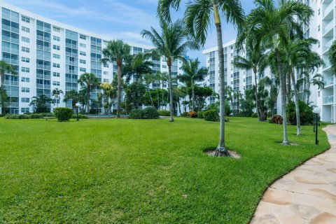 Condominio en venta en Pompano Beach, Florida, 2 dormitorios, 91.04 m2 № 2087342 - foto 23