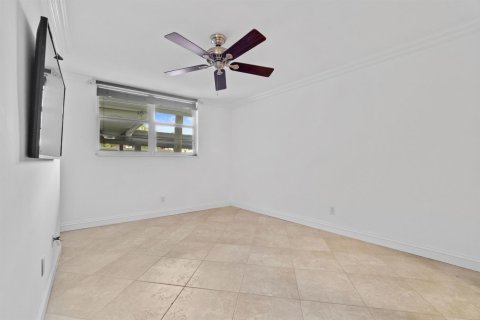 Condominio en venta en Pompano Beach, Florida, 2 dormitorios, 91.04 m2 № 2087342 - foto 17
