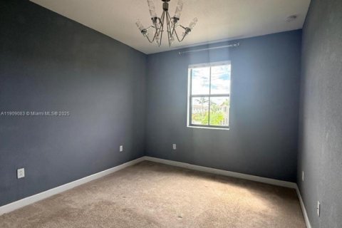 Condominio en alquiler en Miami, Florida, 4 dormitorios, 168.62 m2 № 2013668 - foto 23