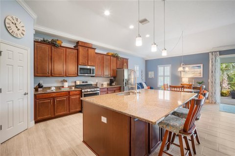 House in Apollo Beach, Florida 4 bedrooms, 294.87 sq.m. № 1902376 - photo 7