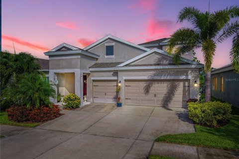 House in Apollo Beach, Florida 4 bedrooms, 294.87 sq.m. № 1902376 - photo 1