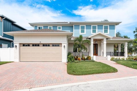 Villa ou maison à vendre à Tarpon Springs, Floride: 4 chambres, 244.7 m2 № 1914256 - photo 1
