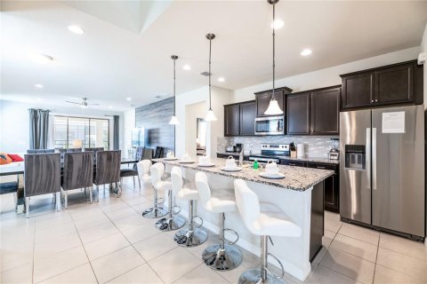 Villa ou maison à vendre à Kissimmee, Floride: 7 chambres, 307.88 m2 № 1844922 - photo 5