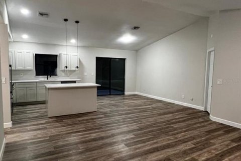 Купить виллу или дом в Бушнелл, Флорида 3 комнаты, 213.3м2, № 2405511 - фото 4
