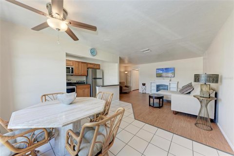 Condo in Sarasota, Florida, 1 bedroom  № 1876052 - photo 6